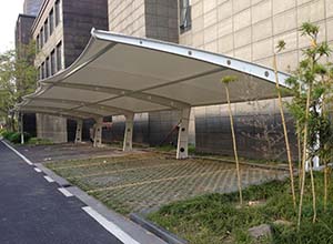 平顶山<font color='red'>深夜视频在线</font>【厂家直销】平顶山膜结构停车棚,张拉膜车棚
