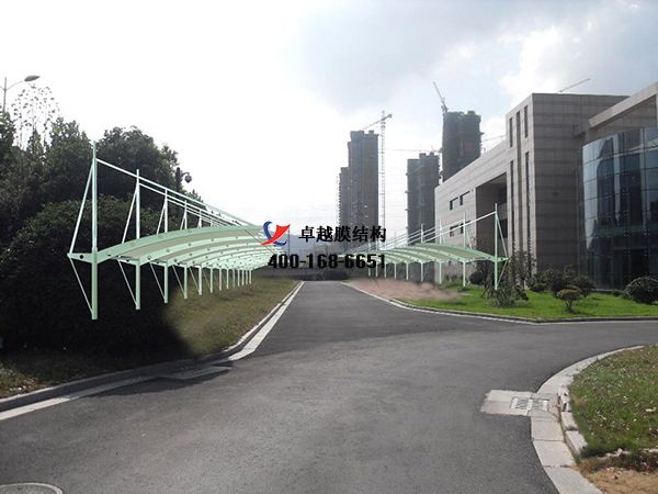    怀化<font color='red'>深夜视频在线</font>【怀化正大有限公司-停车棚】工程实例