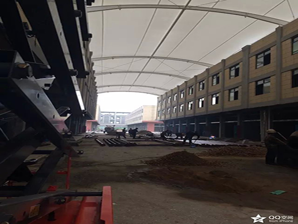 创新设计：商业街膜结构引领建筑时尚潮流